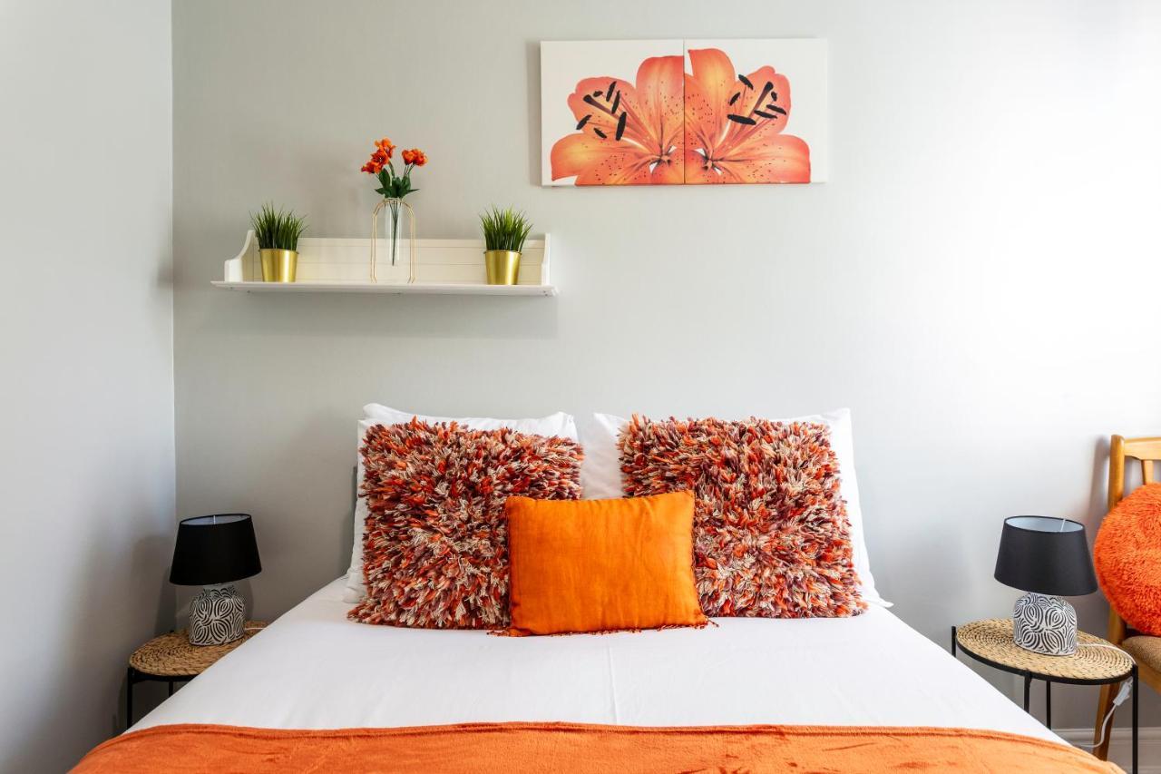 West Kensington Balcony Flat Beside Queens Club Appartamento Londra