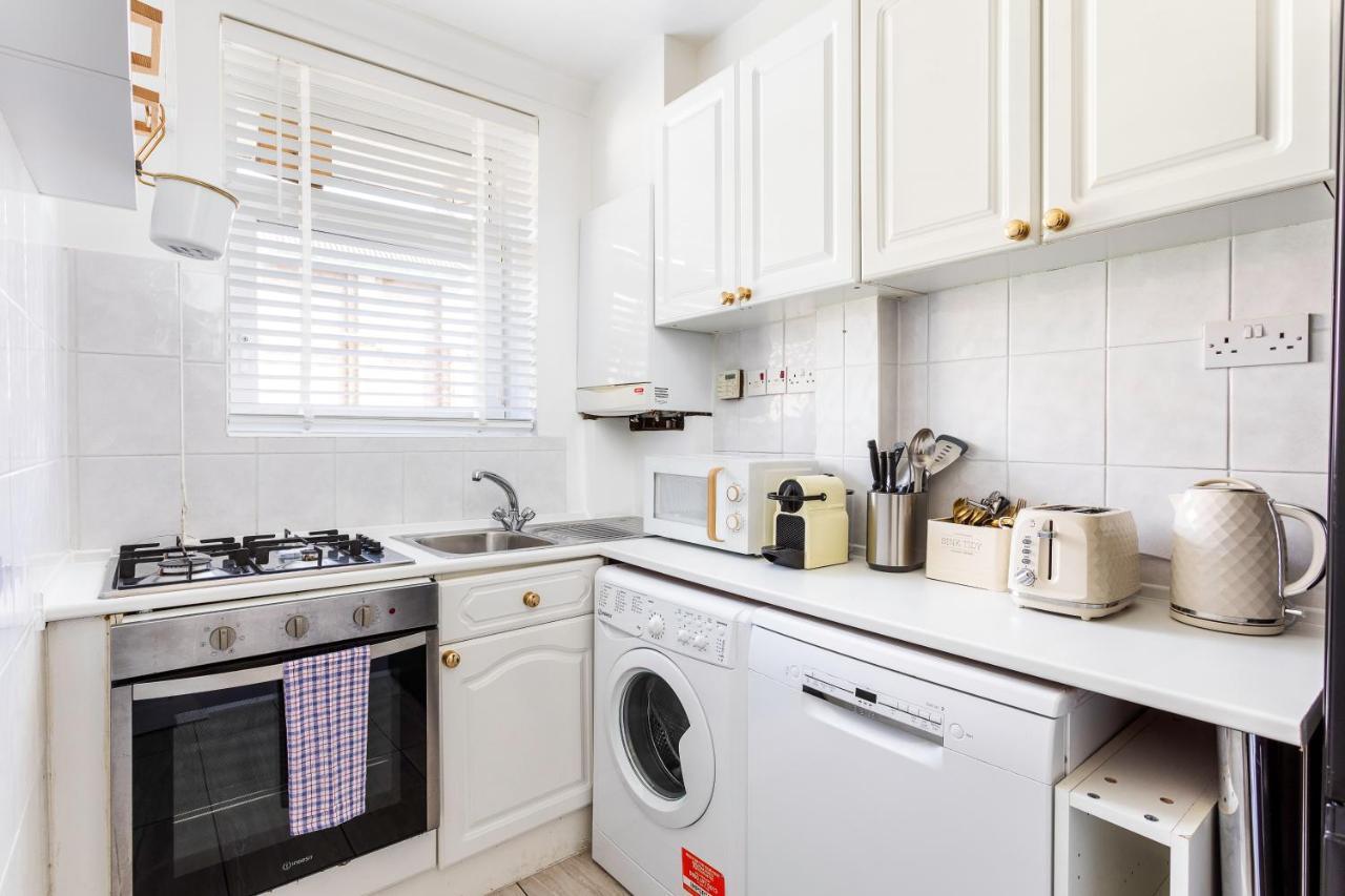 West Kensington Balcony Flat Beside Queens Club Appartamento Londra