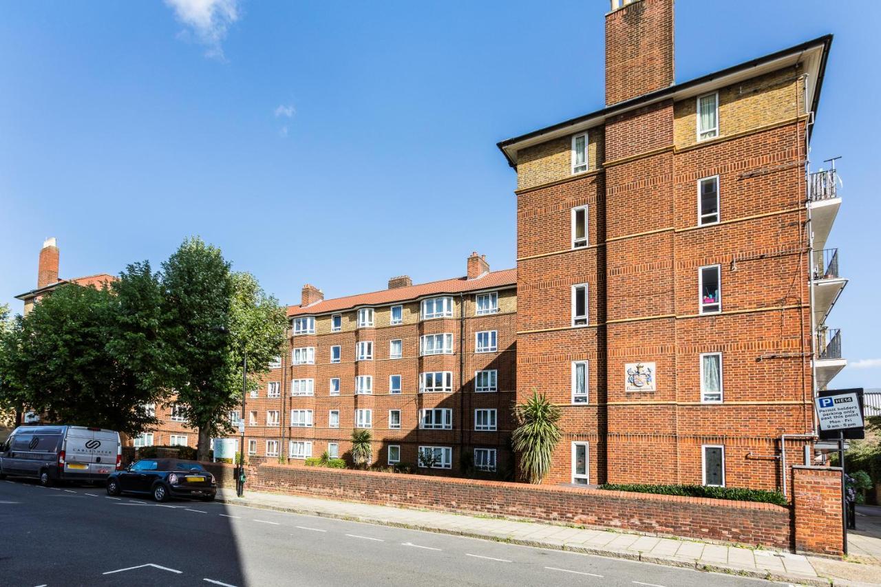 West Kensington Balcony Flat Beside Queens Club * Londra